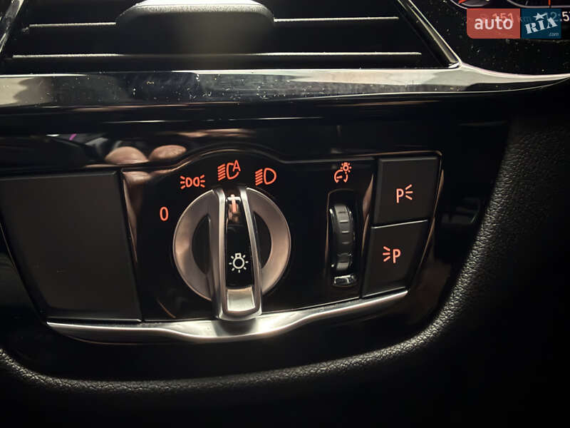 Седан BMW 5 Series 2022 в Киеве