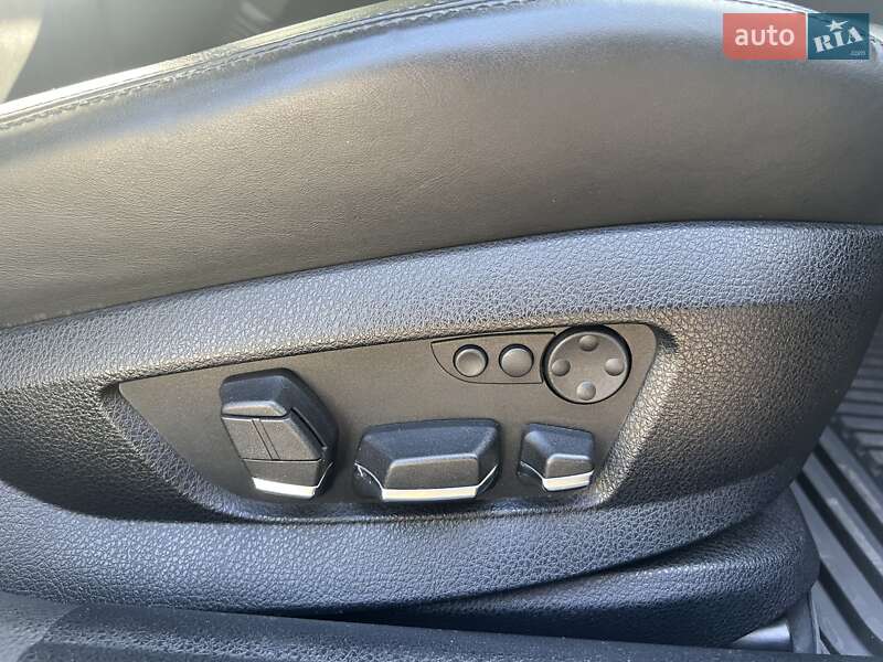 Седан BMW 5 Series 2012 в Києві фото 19 Седан BMW 5 Series 2012 в Києві