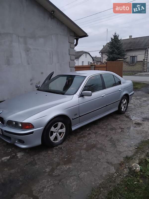 Седан BMW 5 Series 1997 в Хоросткове