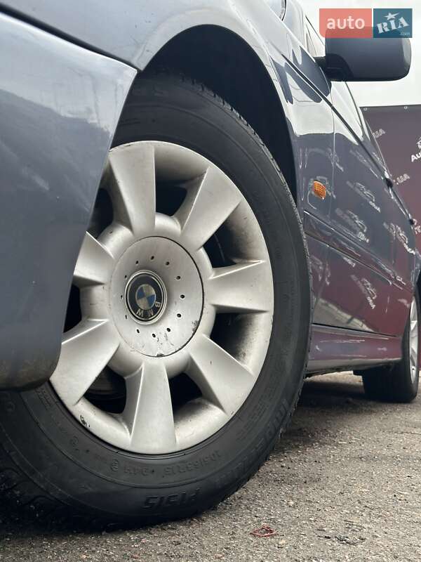 Седан BMW 5 Series 2001 в Сумах