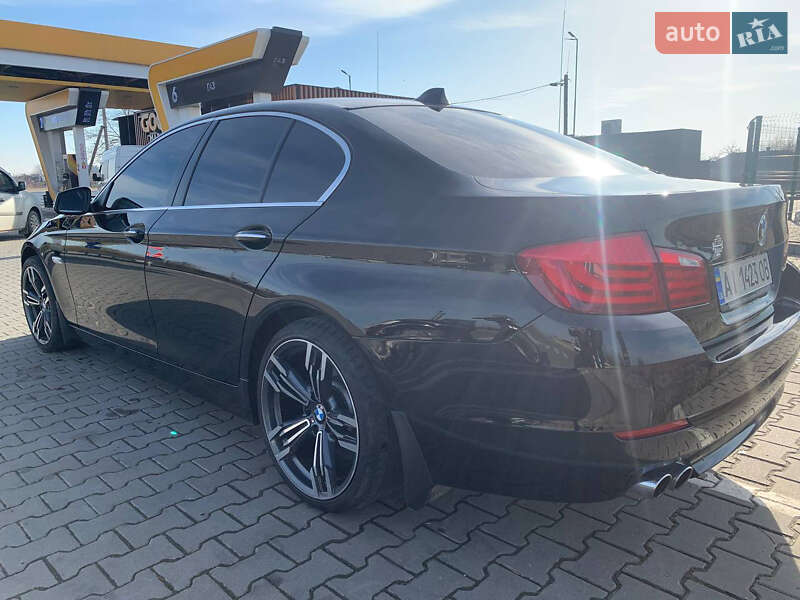 Седан BMW 5 Series 2012 в Снятине