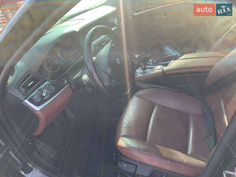 Седан BMW 5 Series 2012 в Снятине