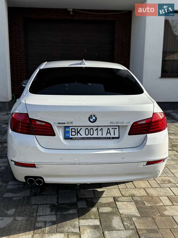 Седан BMW 5 Series 2015 в Дубно