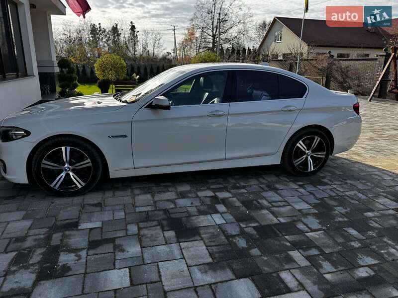Седан BMW 5 Series 2015 в Дубно