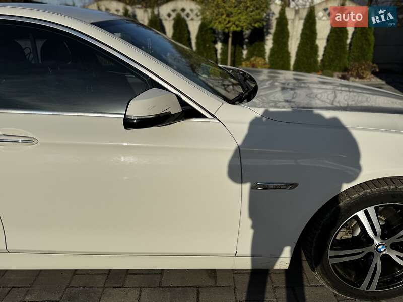 Седан BMW 5 Series 2015 в Дубно