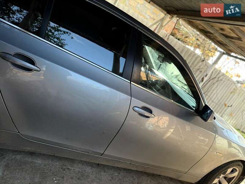 Седан BMW 5 Series 2004 в Коблеве