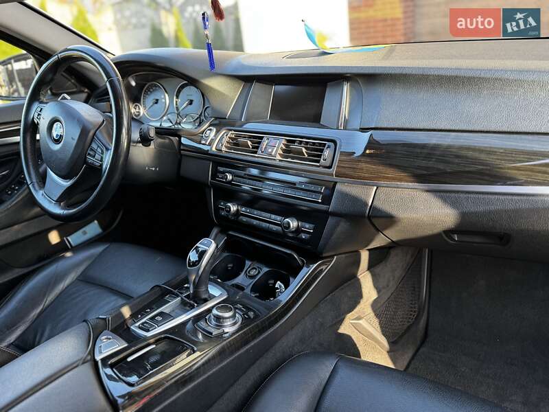 Седан BMW 5 Series 2015 в Дубно