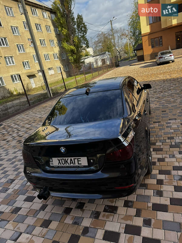 Седан BMW 5 Series 2004 в Измаиле