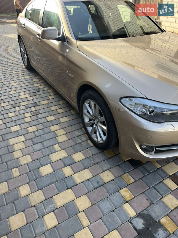 Седан BMW 5 Series 2012 в Лубнах