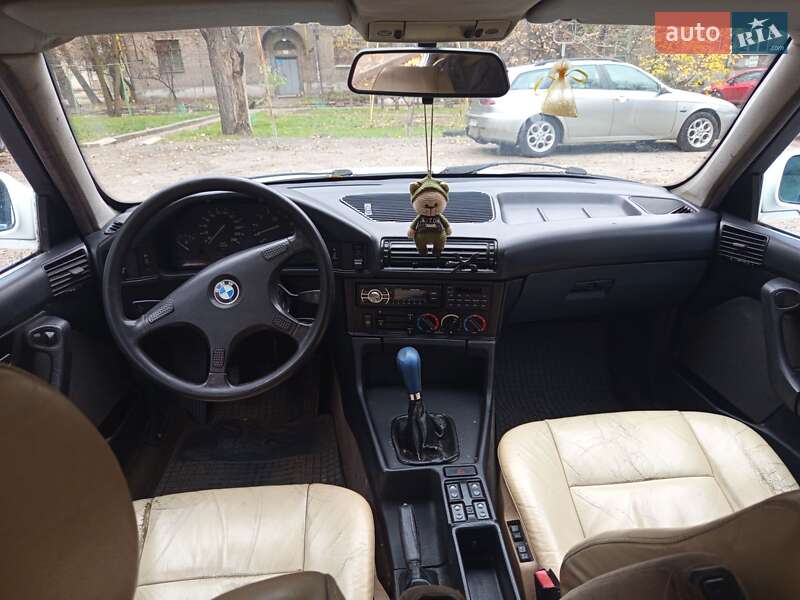 Седан BMW 5 Series 1989 в Запорожье