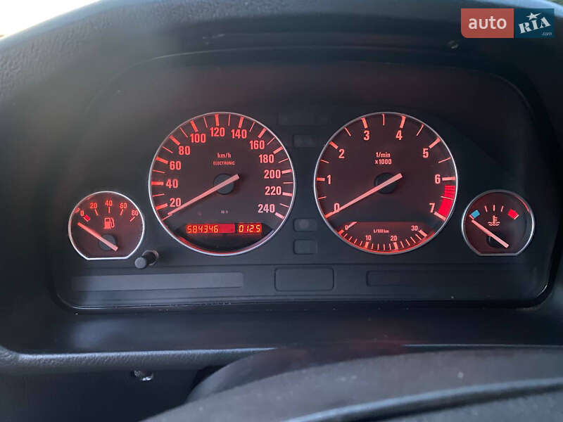Седан BMW 5 Series 1994 в Виннице