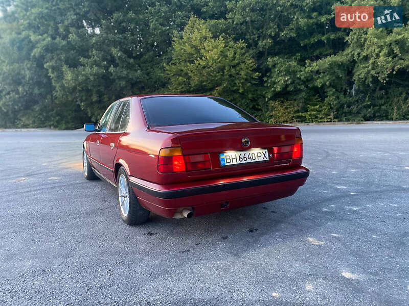Седан BMW 5 Series 1994 в Виннице
