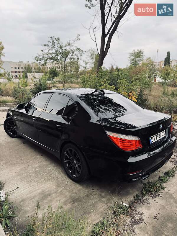Седан BMW 5 Series 2009 в Долинской