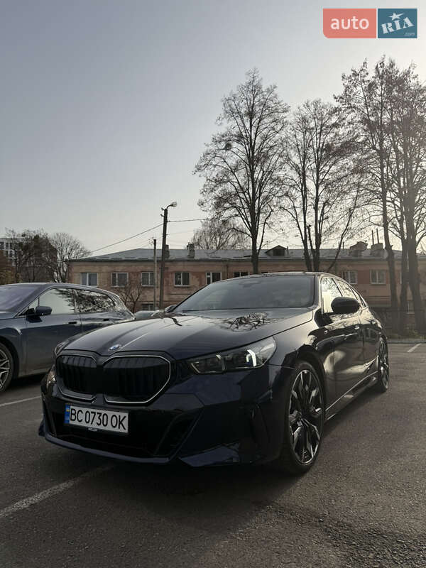 Седан BMW 5 Series 2023 в Львове фото Седан BMW 5 Series 2023 в Львове