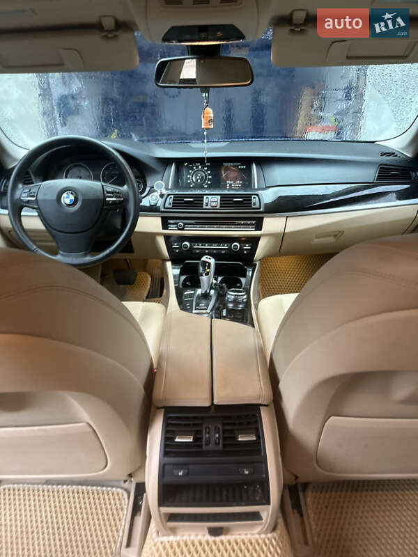 Седан BMW 5 Series 2014 в Жидачове
