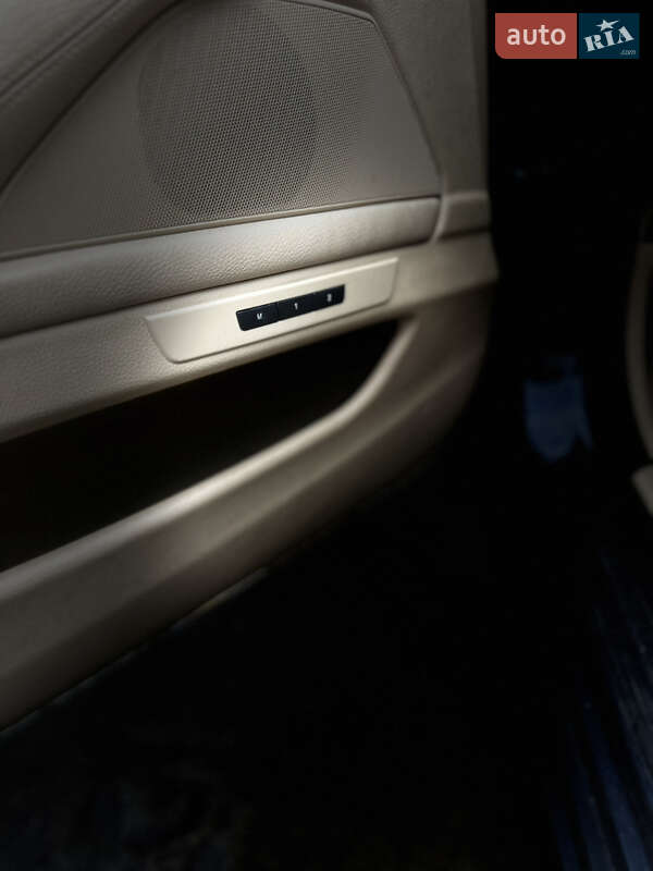 Седан BMW 5 Series 2014 в Жидачове