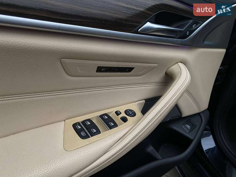 Седан BMW 5 Series 2019 в Львові