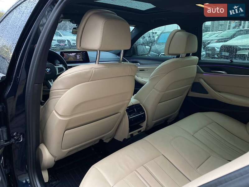 Седан BMW 5 Series 2019 в Львові