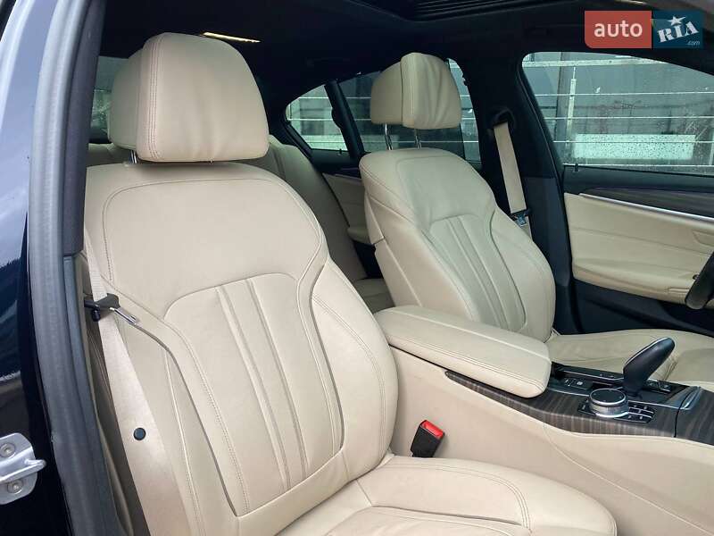 Седан BMW 5 Series 2019 в Львові