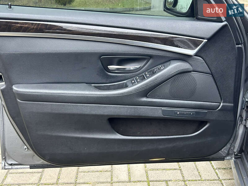 Седан BMW 5 Series 2015 в Прилуках