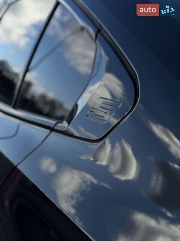 Седан BMW 5 Series 2024 в Львові
