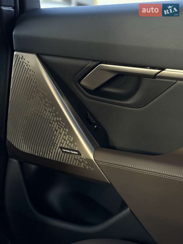 Седан BMW 5 Series 2024 в Львові