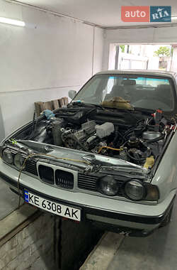 Седан BMW 5 Series 1990 в Днепре