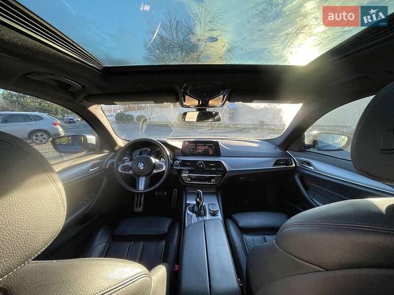 Седан BMW 5 Series 2018 в Ужгороді