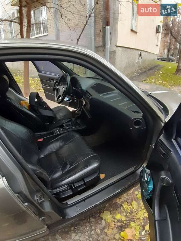 Седан BMW 5 Series 1991 в Киеве