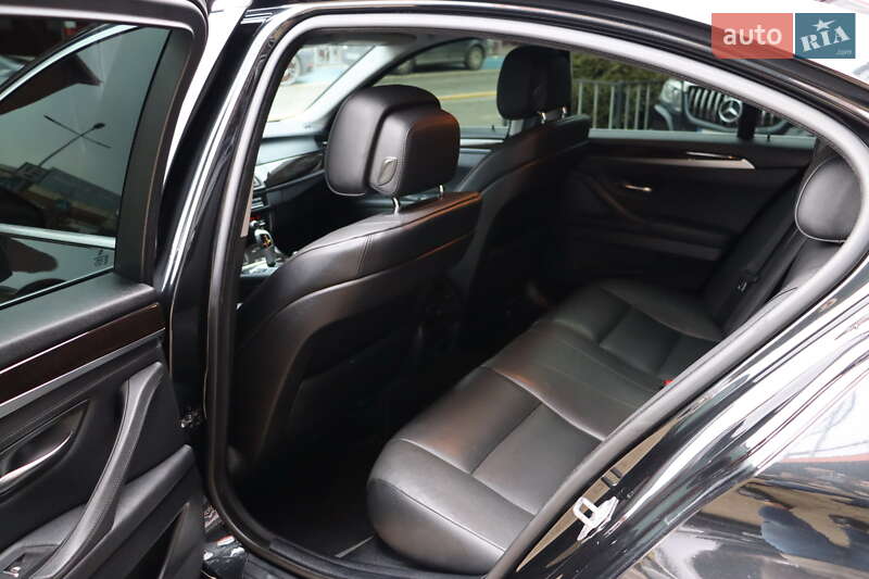 Седан BMW 5 Series 2013 в Львове