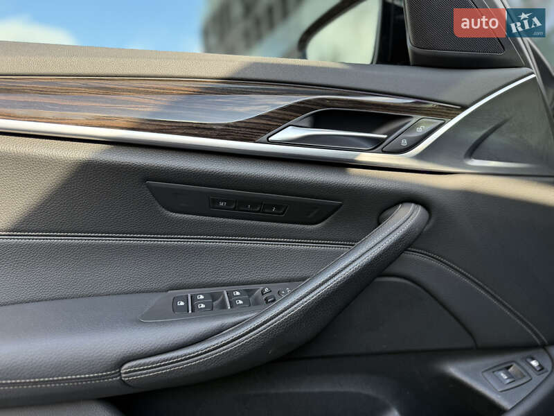 Седан BMW 5 Series 2018 в Львове фото 25 Седан BMW 5 Series 2018 в Львове