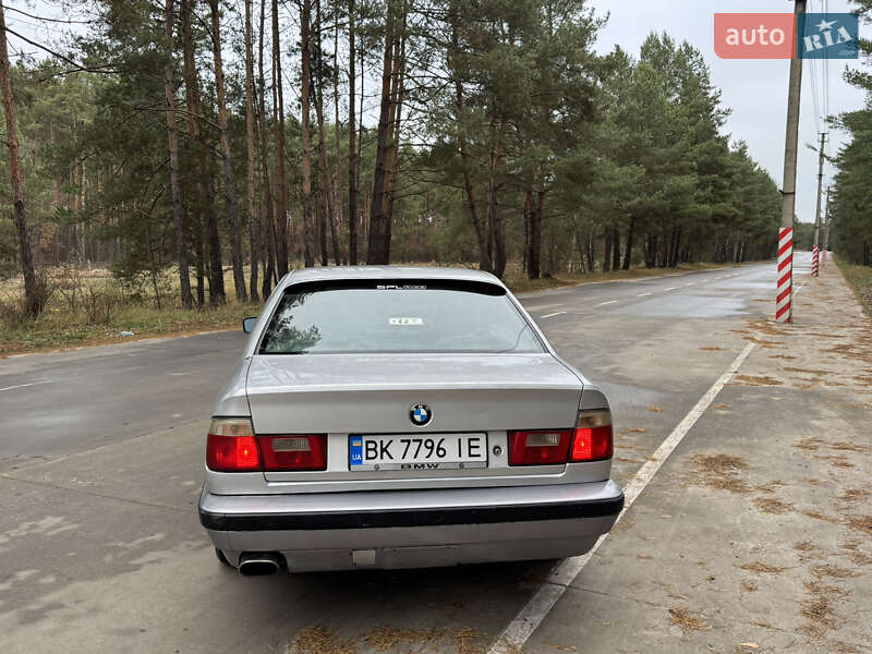 Седан BMW 5 Series 1990 в Славуте фото 5 Седан BMW 5 Series 1990 в Славуте