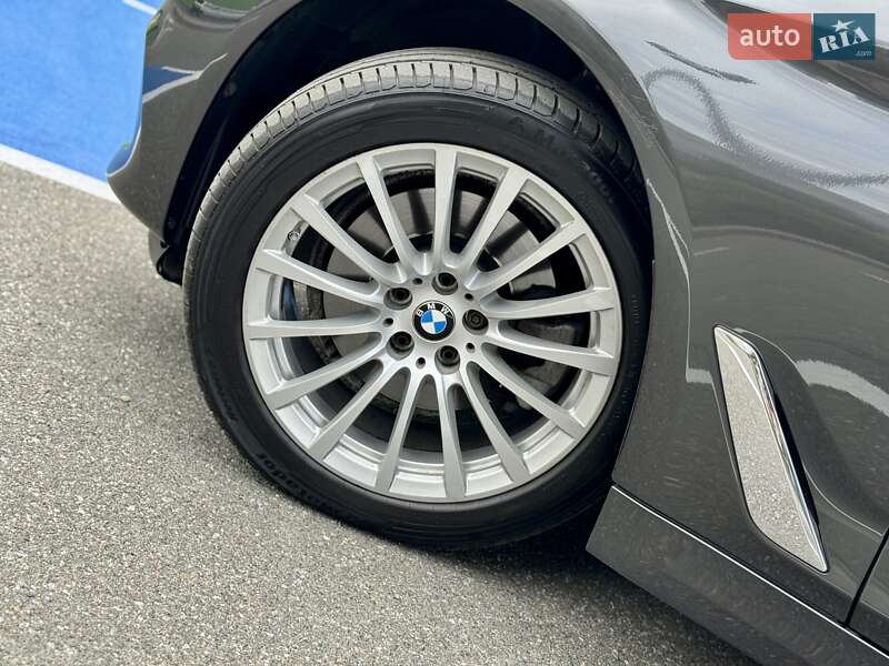 Универсал BMW 5 Series 2017 в Киеве фото 27 Универсал BMW 5 Series 2017 в Киеве