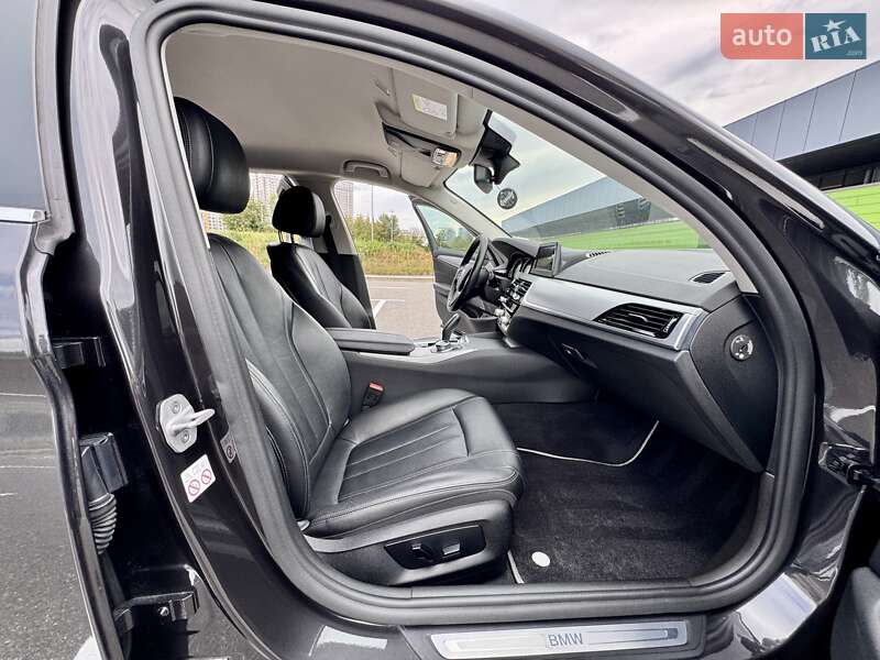 Универсал BMW 5 Series 2017 в Киеве фото 41 Универсал BMW 5 Series 2017 в Киеве