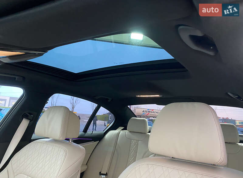 Седан BMW 5 Series 2017 в Львове