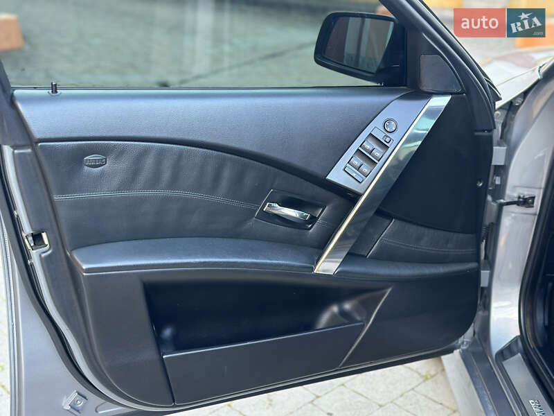Седан BMW 5 Series 2004 в Коломые