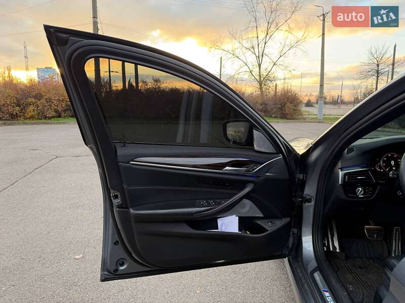 Седан BMW 5 Series 2017 в Кривом Роге