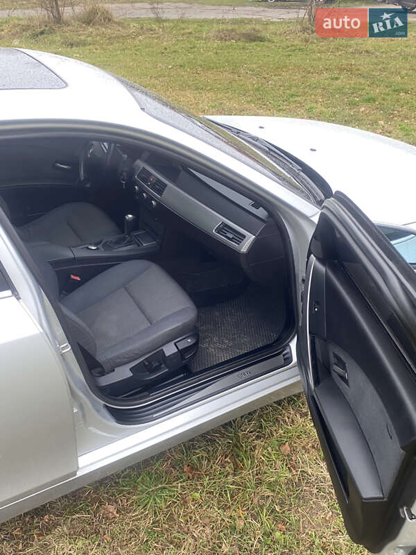 Седан BMW 5 Series 2004 в Славуте