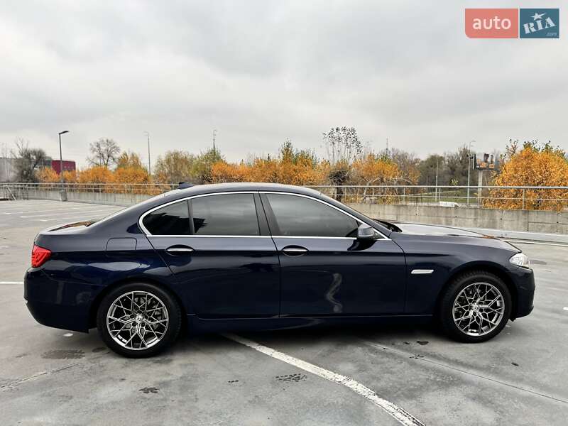 Седан BMW 5 Series 2016 в Киеве