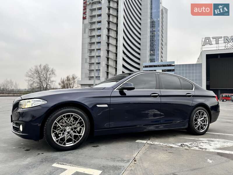 Седан BMW 5 Series 2016 в Киеве