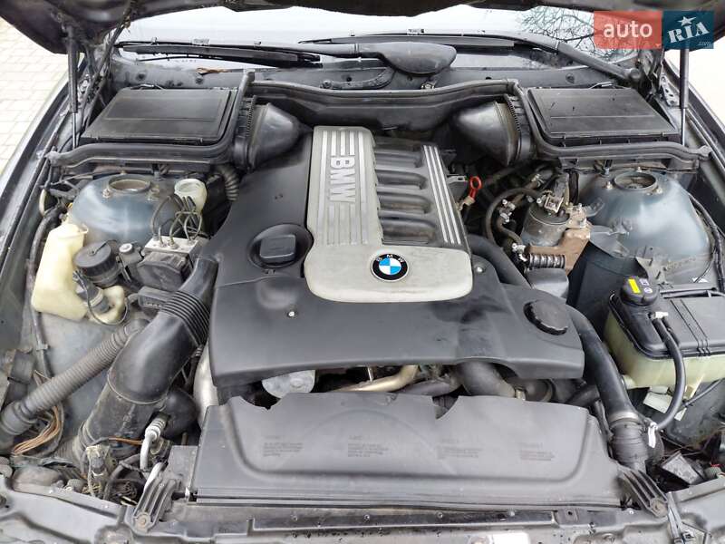 Седан BMW 5 Series 2000 в Волочиске