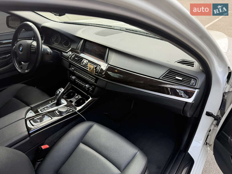 Седан BMW 5 Series 2015 в Киеве