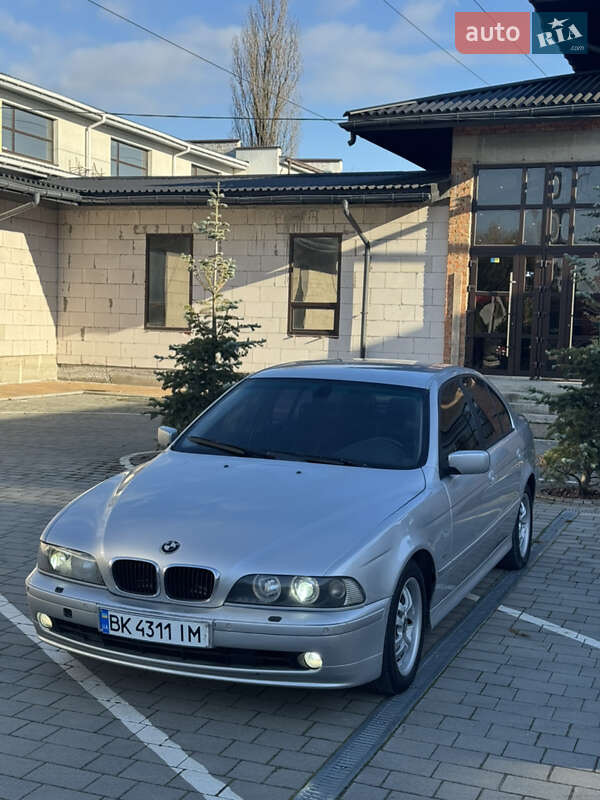 Седан BMW 5 Series 2000 в Виннице