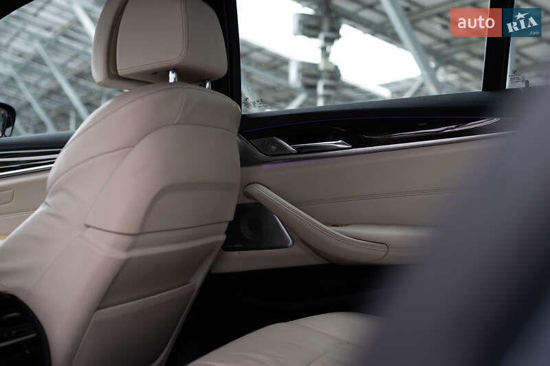 Седан BMW 5 Series 2018 в Львове
