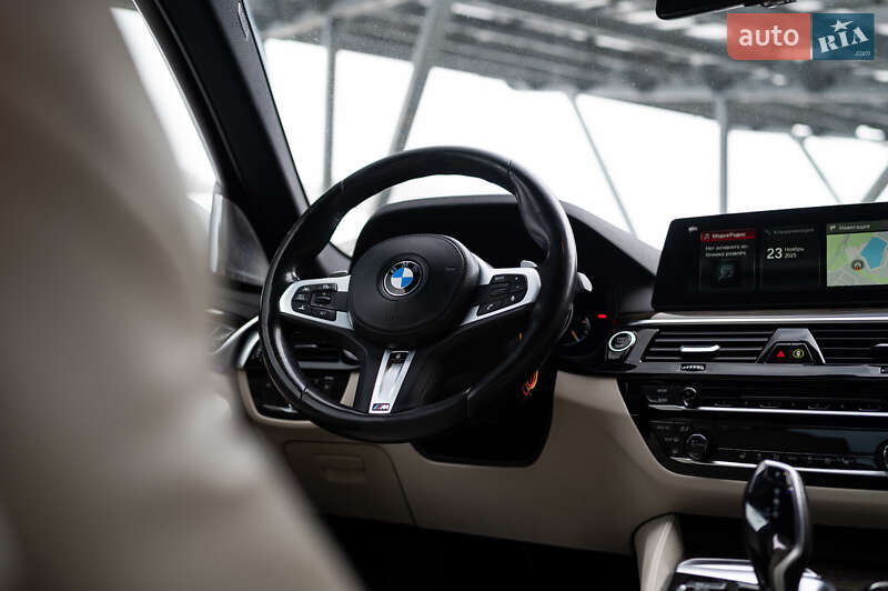 Седан BMW 5 Series 2018 в Львове