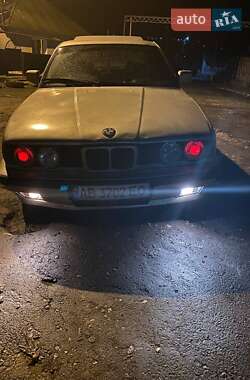Седан BMW 5 Series 1990 в Городку