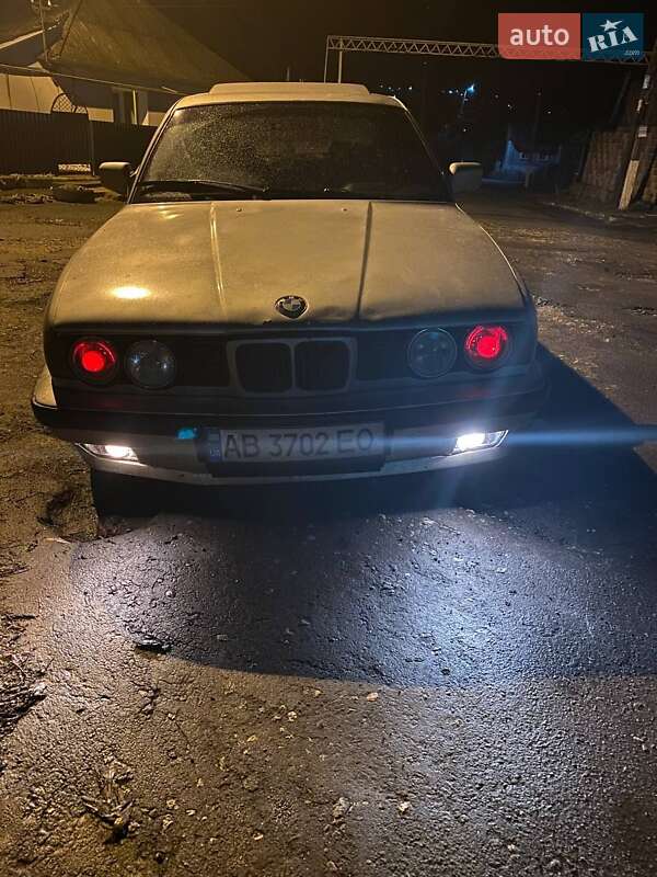Седан BMW 5 Series 1990 в Городку