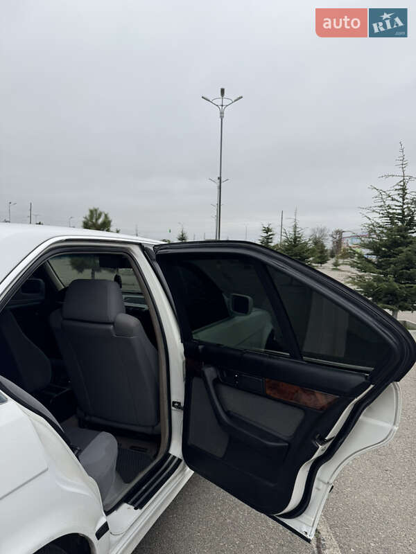 Седан BMW 5 Series 1991 в Одессе