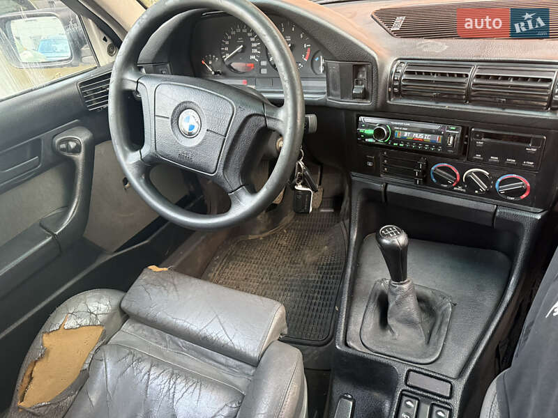 Седан BMW 5 Series 1989 в Днепре