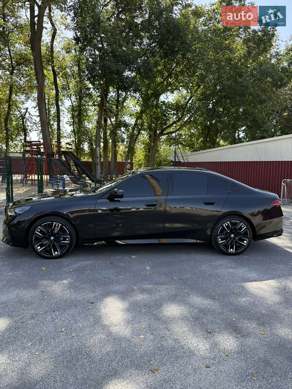 Седан BMW 5 Series 2025 в Киеве